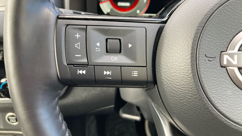 Nissan Qashqai 1.3 DiG-T MH Tekna 5dr Petrol Hatchback